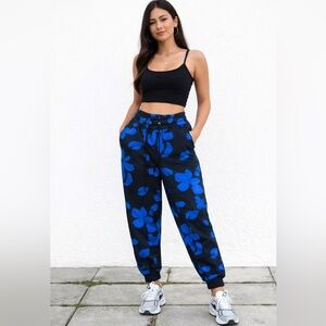 NWT  Blackb & Blue floral jogger sweatpants